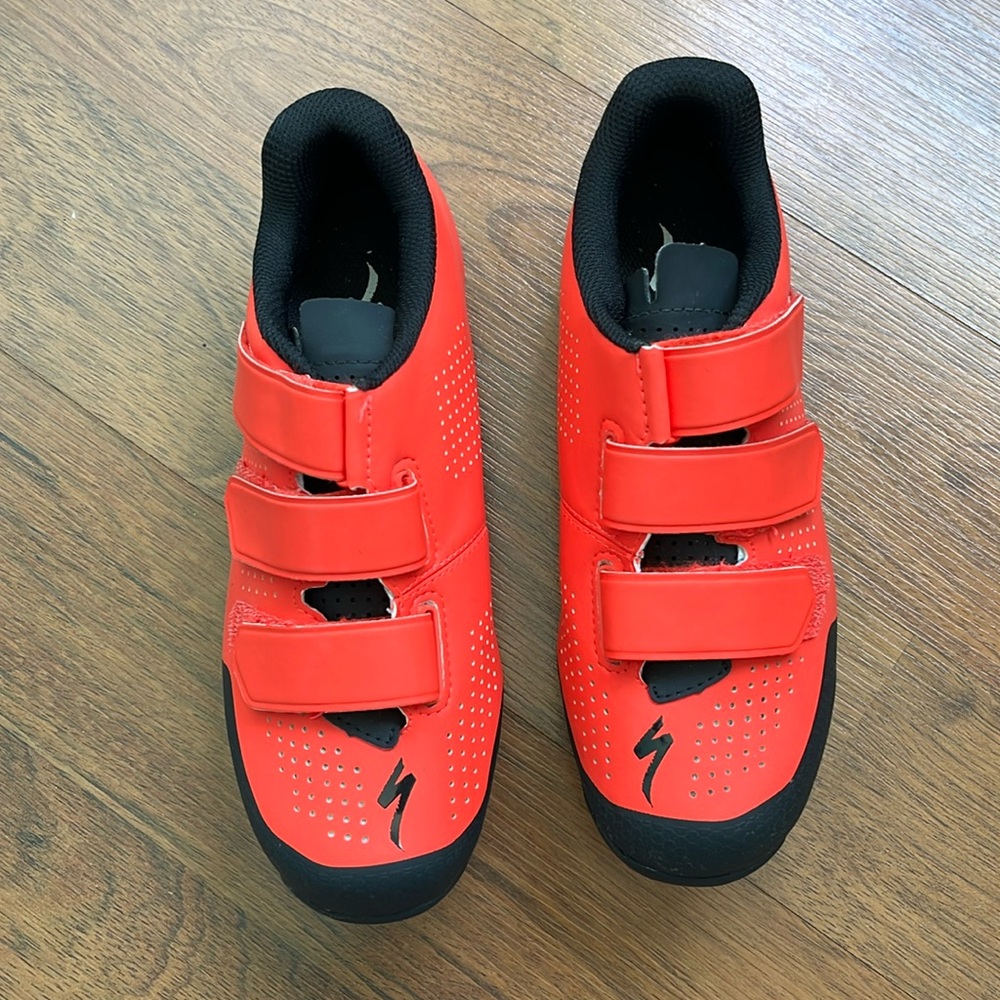 Sport mtb. Red biking shoes. US size 4.25